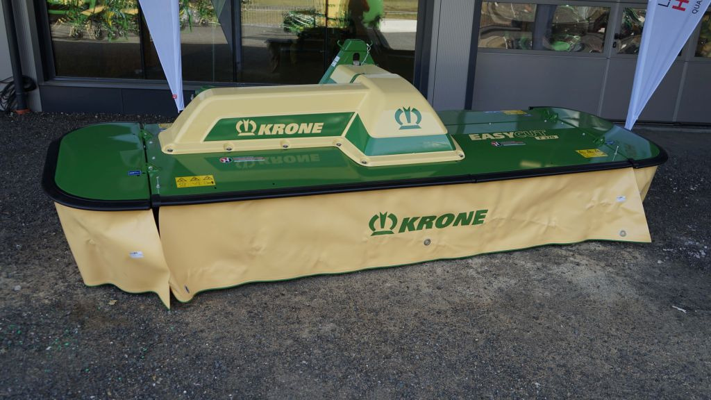 Krone EasyCut F 320 CV gez. Gen.2 (20693) - Fűkasza: 3 kép. Krone EasyCut F 320 CV gez. Gen.2 (20693) - Fűkasza: 3 kép.
