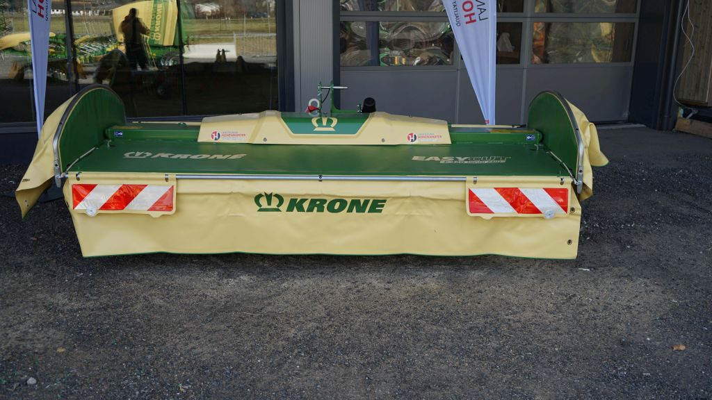 Krone EasyCut F320 Highland (20688) - Fűkasza: 2 kép. Krone EasyCut F320 Highland (20688) - Fűkasza: 2 kép.