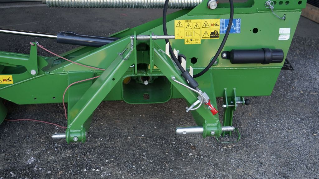 Krone EasyCut R 320 (20705) - Fűkasza: 2 kép. Krone EasyCut R 320 (20705) - Fűkasza: 2 kép.