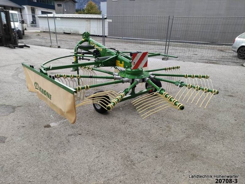 Krone Swadro S 350 Highland (20708) - Szénaforgató: 4 kép. Krone Swadro S 350 Highland (20708) - Szénaforgató: 4 kép.