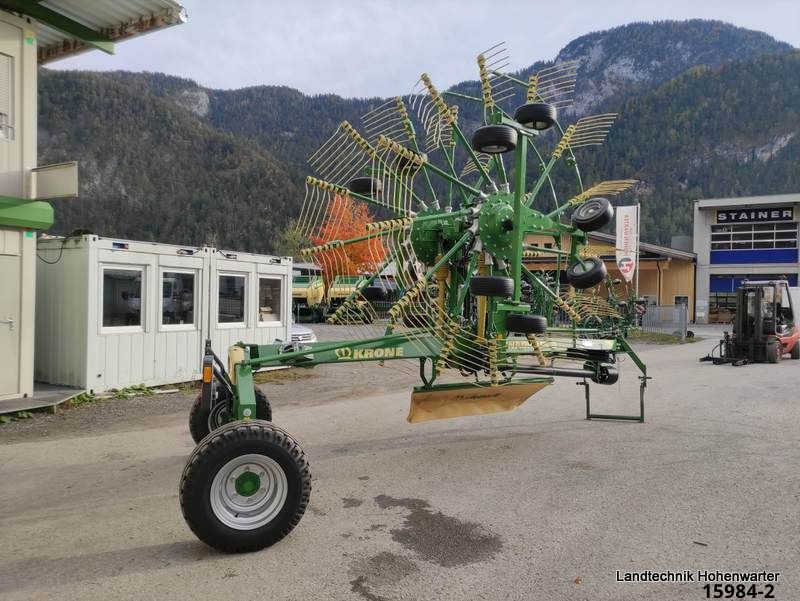 Krone Swadro TC 760 Plus (15984) - Szénaforgató: 3 kép. Krone Swadro TC 760 Plus (15984) - Szénaforgató: 3 kép.