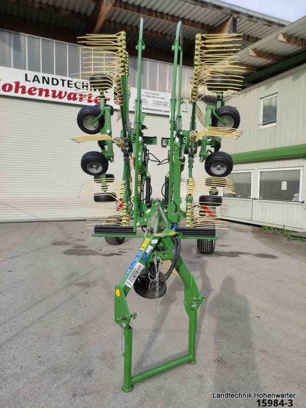 Krone Swadro TC 760 Plus (15984) - Szénaforgató: 4 kép. Krone Swadro TC 760 Plus (15984) - Szénaforgató: 4 kép.