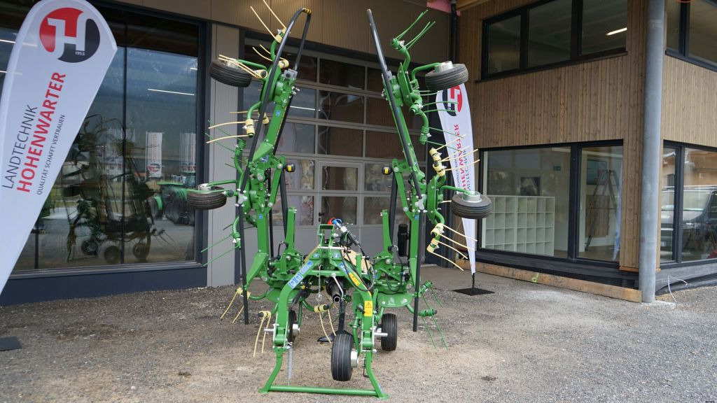 Krone Vendro 620 Highland (20719) - Szénaforgató: 2 kép. Krone Vendro 620 Highland (20719) - Szénaforgató: 2 kép.