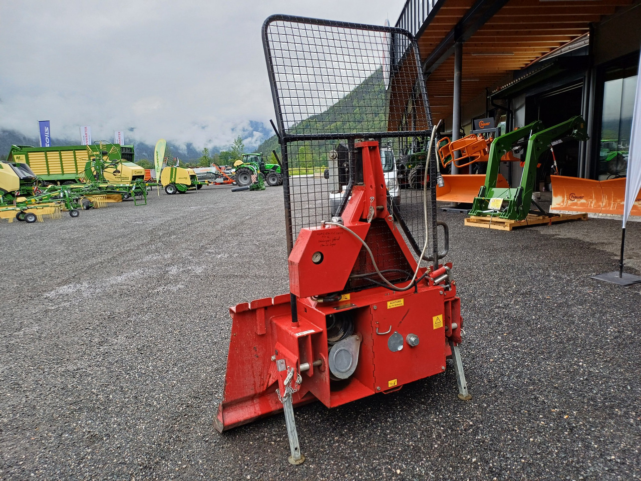 Tajfun EGV 80 AHK (23282) - Csörlő - Erdészeti gép: 2 kép. Tajfun EGV 80 AHK (23282) - Csörlő - Erdészeti gép: 2 kép.