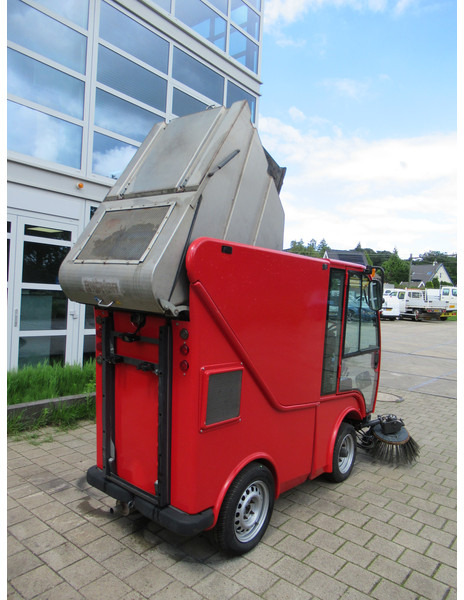 Bucher CITY SPIDER Veegmachine KehrMachine - Utcaseprő gép: 4 kép. Bucher CITY SPIDER Veegmachine KehrMachine - Utcaseprő gép: 4 kép.