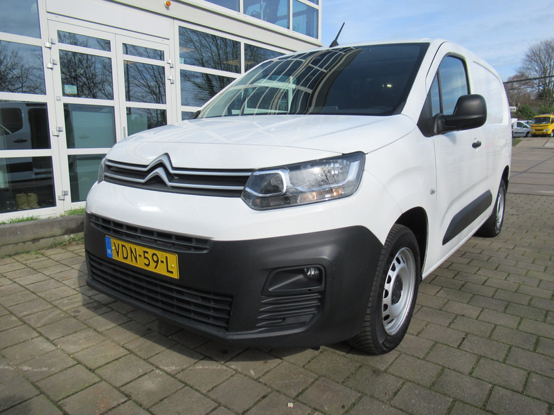 Citroën Berlingo 1.5 BlueHDI Club XL 3-Zit Lang Maxi - Kis furgon: 5 kép. Citroën Berlingo 1.5 BlueHDI Club XL 3-Zit Lang Maxi - Kis furgon: 5 kép.