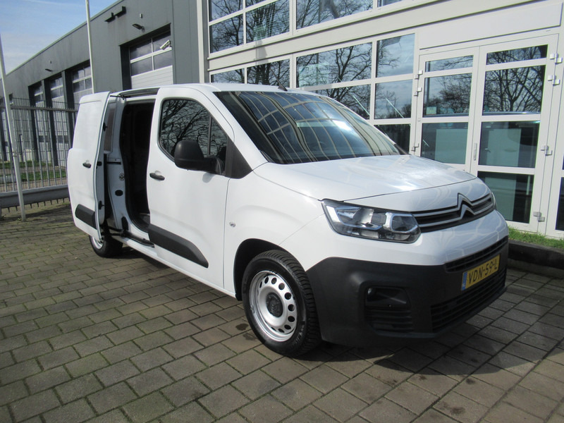 Citroën Berlingo 1.5 BlueHDI Club XL 3-Zit Lang Maxi - Kis furgon: 4 kép. Citroën Berlingo 1.5 BlueHDI Club XL 3-Zit Lang Maxi - Kis furgon: 4 kép.