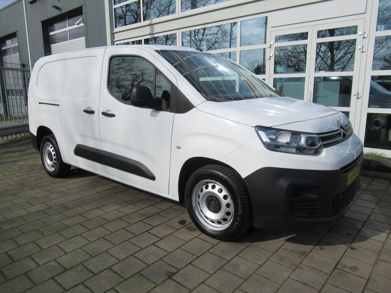 Citroën Berlingo 1.5 BlueHDI Club XL 3-Zit Lang Maxi - Kis furgon: 2 kép. Citroën Berlingo 1.5 BlueHDI Club XL 3-Zit Lang Maxi - Kis furgon: 2 kép.