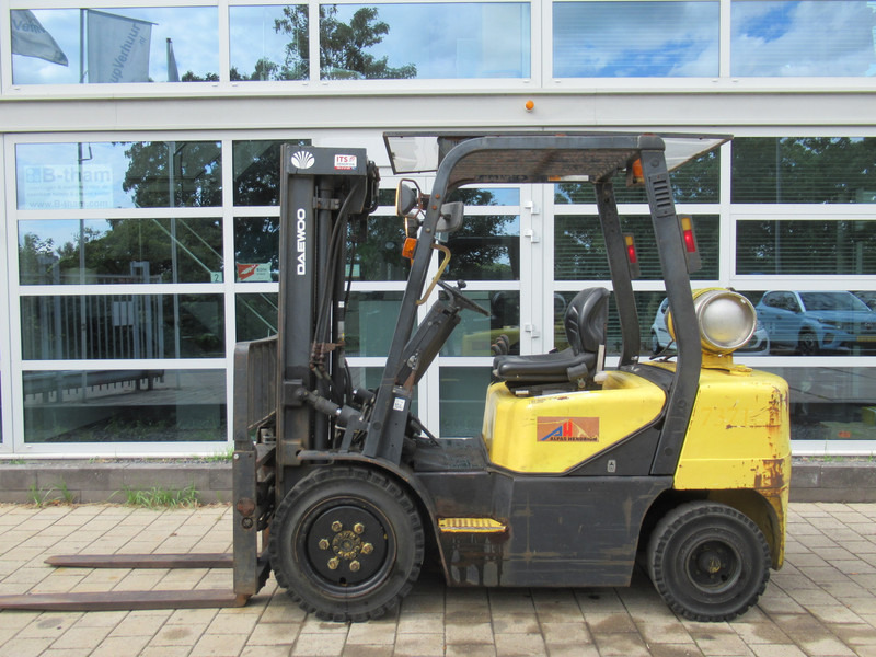 Daewoo G30P-3 Heftruck LPG - Gázüzemű targonca: 5 kép. Daewoo G30P-3 Heftruck LPG - Gázüzemű targonca: 5 kép.