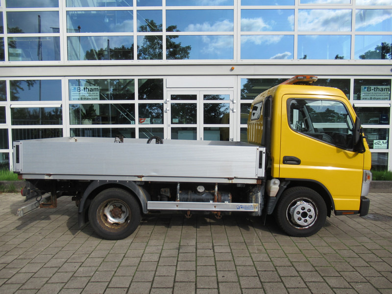 FUSO Canter 3S13 AIRCO - KLIMA PickUp Automatic - Platós kisteherautó: 2 kép. FUSO Canter 3S13 AIRCO - KLIMA PickUp Automatic - Platós kisteherautó: 2 kép.