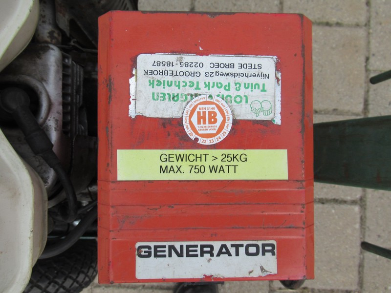 Honda Aggregaat 750 Generator 750W / 220V - Áramfejlesztő: 3 kép. Honda Aggregaat 750 Generator 750W / 220V - Áramfejlesztő: 3 kép.