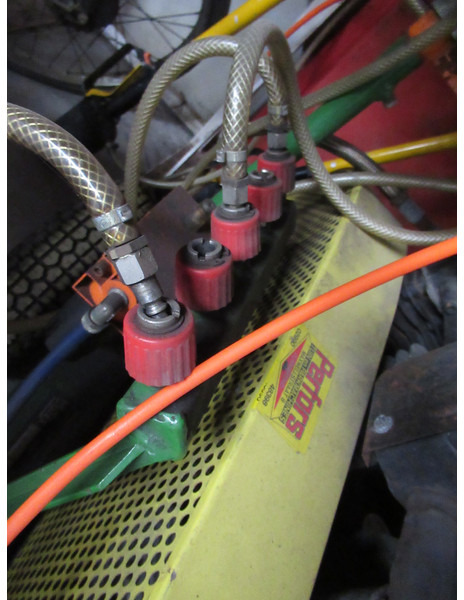 Votex Yanmar Diesel Pneumatische Snoei-unit Pneumatisch Snoei gereedschap - Mezőgazdasági gépek: 3 kép. Votex Yanmar Diesel Pneumatische Snoei-unit Pneumatisch Snoei gereedschap - Mezőgazdasági gépek: 3 kép.