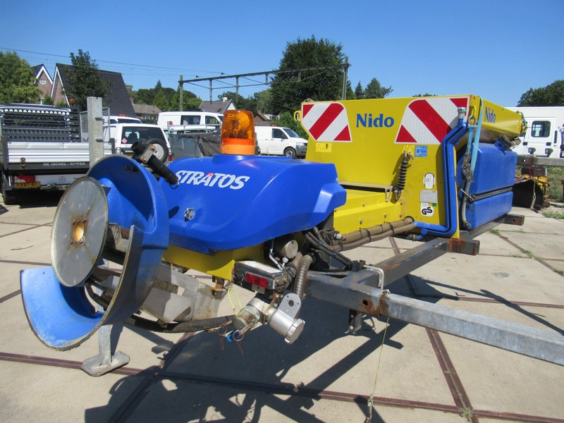 NIDO Stratos B06L-24 VCLN-350 Hydro zoutstrooier 0,6m3 + 350L - Takarítógép: 2 kép. NIDO Stratos B06L-24 VCLN-350 Hydro zoutstrooier 0,6m3 + 350L - Takarítógép: 2 kép.