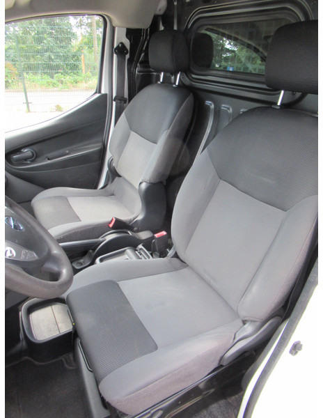 Kis furgon, Elektromos kisteherautó Nissan E-NV200 Optima 24KW/H: 9 kép.