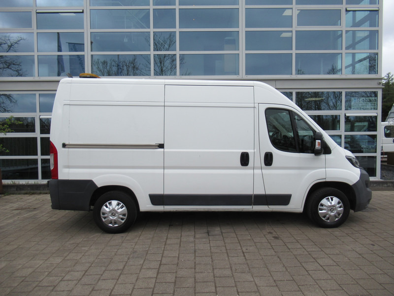 Peugeot Boxer 330 2.2 HDI 96KW L2H2 XR Airco Klima Flitsers - Kis furgon: 3 kép. Peugeot Boxer 330 2.2 HDI 96KW L2H2 XR Airco Klima Flitsers - Kis furgon: 3 kép.