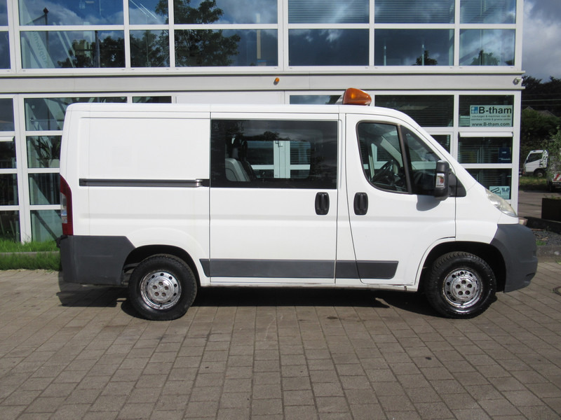 Peugeot Boxer 330 2.2 HDI L1H1 P+ Dubbelcabine DOKA airco - Kis furgon, Duplakabinos kisteherautó: 2 kép. Peugeot Boxer 330 2.2 HDI L1H1 P+ Dubbelcabine DOKA airco - Kis furgon, Duplakabinos kisteherautó: 2 kép.
