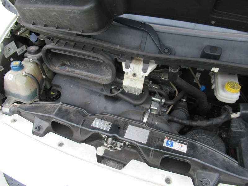 Kis furgon Peugeot Boxer 330 3.0 HDI 116KW L1H1 P+: 17 kép. Kis furgon Peugeot Boxer 330 3.0 HDI 116KW L1H1 P+: 17 kép.