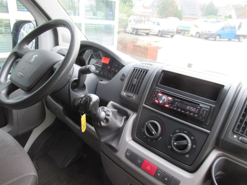 Kis furgon Peugeot Boxer 330 3.0 HDI 116KW L1H1 P+: 10 kép. Kis furgon Peugeot Boxer 330 3.0 HDI 116KW L1H1 P+: 10 kép.