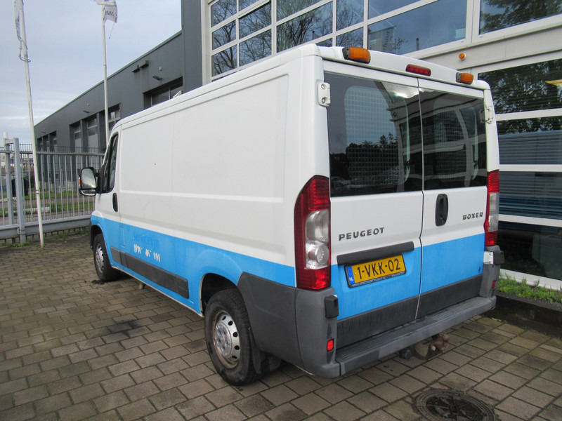Peugeot Boxer 333 2.2 HDI 88KW L2H1 - Kis furgon: 4 kép. Peugeot Boxer 333 2.2 HDI 88KW L2H1 - Kis furgon: 4 kép.