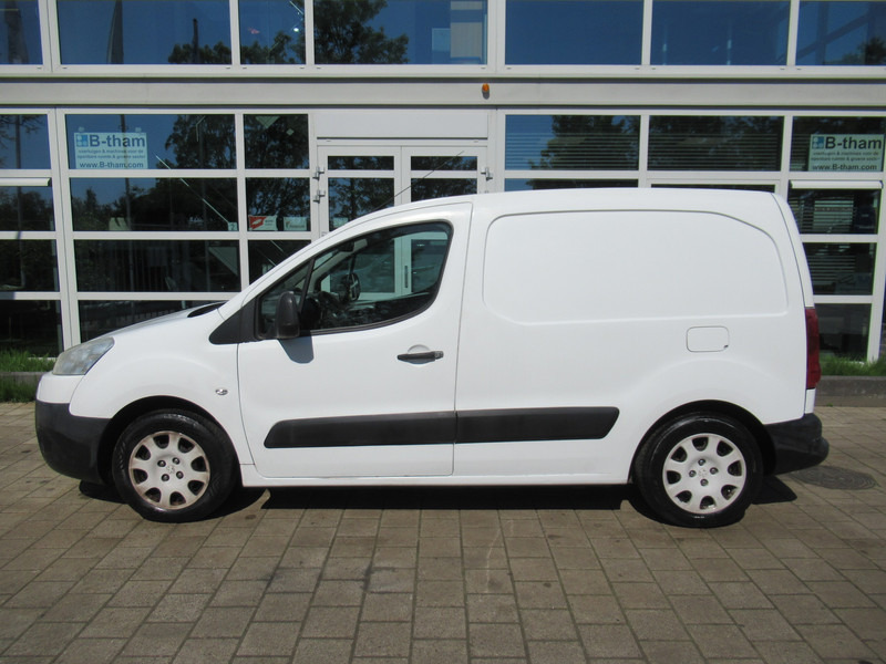 Peugeot Partner 122 1.6 HDI L1XT Pro+ AIRCO 3-Zitpl./Seats - Kis furgon: 2 kép. Peugeot Partner 122 1.6 HDI L1XT Pro+ AIRCO 3-Zitpl./Seats - Kis furgon: 2 kép.