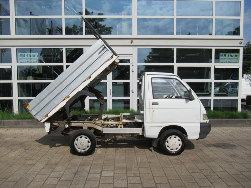 Piaggio Porter 1.3i 48KW Kipper - Tipper - Billenőplatós kisteherautó: 3 kép. Piaggio Porter 1.3i 48KW Kipper - Tipper - Billenőplatós kisteherautó: 3 kép.