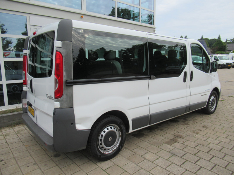 Renault Trafic 2.0 DCi 115 Lang 9-persoons Personenbus Passenger - Minibusz, Kisbusz: 5 kép. Renault Trafic 2.0 DCi 115 Lang 9-persoons Personenbus Passenger - Minibusz, Kisbusz: 5 kép.