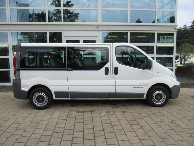 Renault Trafic 2.0 DCi 115 Lang 9-persoons Personenbus Passenger - Minibusz, Kisbusz: 2 kép. Renault Trafic 2.0 DCi 115 Lang 9-persoons Personenbus Passenger - Minibusz, Kisbusz: 2 kép.