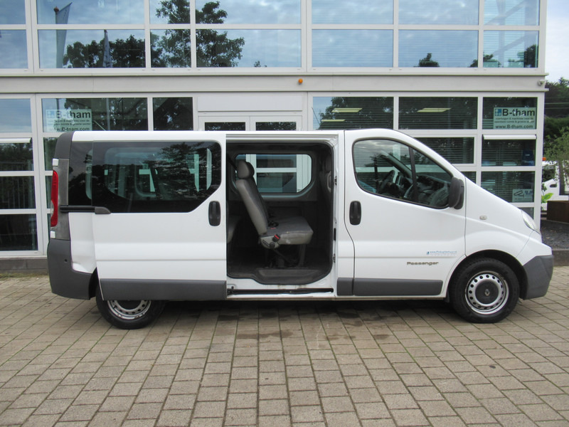 Renault Trafic 2.0 DCi 115 Lang 9-persoons Personenbus Passenger - Minibusz, Kisbusz: 4 kép. Renault Trafic 2.0 DCi 115 Lang 9-persoons Personenbus Passenger - Minibusz, Kisbusz: 4 kép.