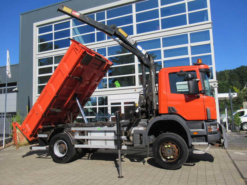 Scania P 114 CB 4x4 HZ 340 3-W. Tipper - 3-S. Kipper + HMF 1063 Crane Kran - Billenőplatós teherautó, Darus autó: 3 kép. Scania P 114 CB 4x4 HZ 340 3-W. Tipper - 3-S. Kipper + HMF 1063 Crane Kran - Billenőplatós teherautó, Darus autó: 3 kép.