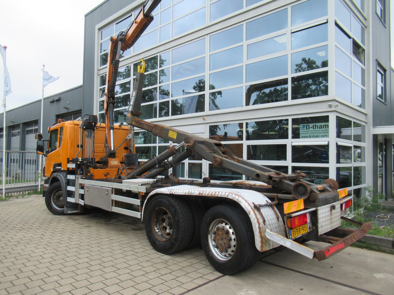 Scania P 320 B 6x2*4 + HMF 835 + HYVA Haakarm - Horgos rakodó teherautó, Darus autó: 4 kép. Scania P 320 B 6x2*4 + HMF 835 + HYVA Haakarm - Horgos rakodó teherautó, Darus autó: 4 kép.