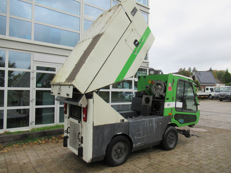 TENNANT HMF 214 Veegmachine, DEFECT / FOR PARTS - Utcaseprő gép: 4 kép. TENNANT HMF 214 Veegmachine, DEFECT / FOR PARTS - Utcaseprő gép: 4 kép.