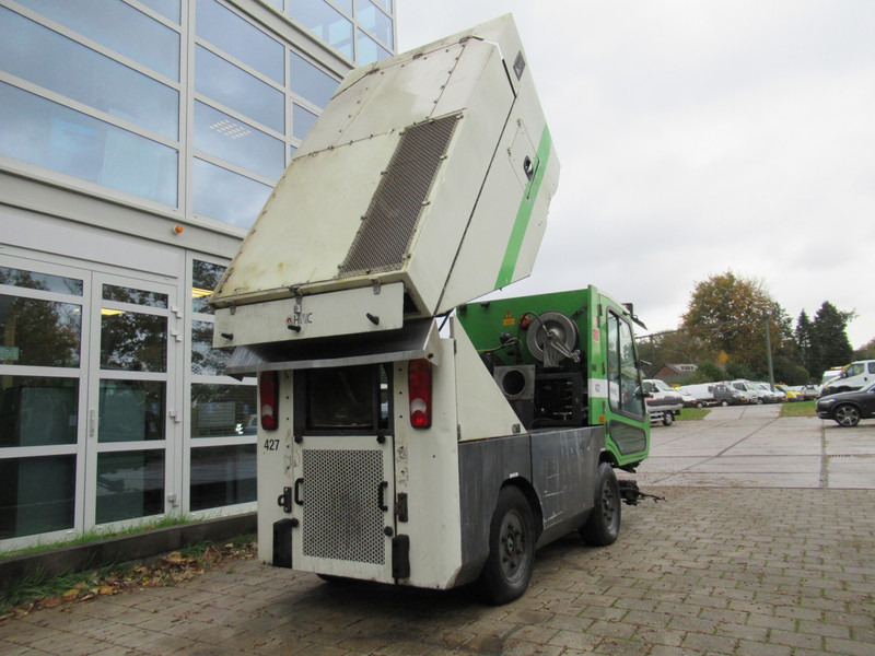TENNANT HMF 214 Veegmachine, DEFECT / FOR PARTS - Utcaseprő gép: 5 kép. TENNANT HMF 214 Veegmachine, DEFECT / FOR PARTS - Utcaseprő gép: 5 kép.
