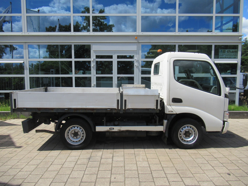 Toyota Dyna 100 3.0 D-4D 80KW Comfort, Kipper VV - Billenőplatós kisteherautó: 5 kép. Toyota Dyna 100 3.0 D-4D 80KW Comfort, Kipper VV - Billenőplatós kisteherautó: 5 kép.