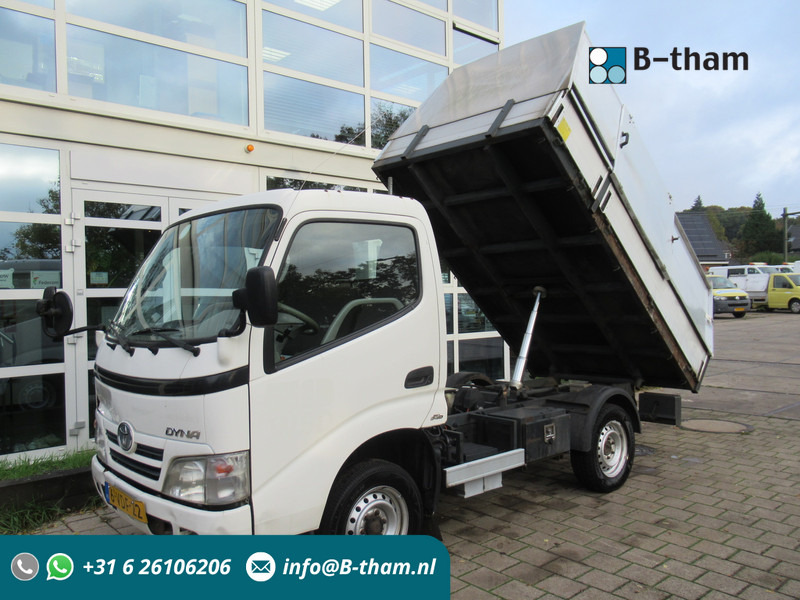Toyota Dyna 100 3.0 D-4D 80KW Comfort Veegvuilkipper Tipper - Billenőplatós kisteherautó: 1 kép. Toyota Dyna 100 3.0 D-4D 80KW Comfort Veegvuilkipper Tipper - Billenőplatós kisteherautó: 1 kép.