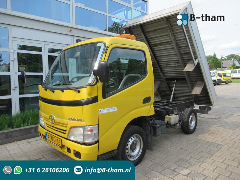 Toyota Dyna 100 3.0 D-4D 80KW kipper - Tipper - Billenőplatós kisteherautó: 1 kép. Toyota Dyna 100 3.0 D-4D 80KW kipper - Tipper - Billenőplatós kisteherautó: 1 kép.