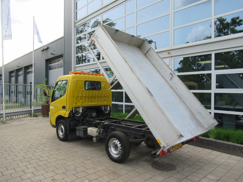 Toyota Dyna 100 3.0 D-4D 80KW kipper - Tipper - Billenőplatós kisteherautó: 5 kép. Toyota Dyna 100 3.0 D-4D 80KW kipper - Tipper - Billenőplatós kisteherautó: 5 kép.