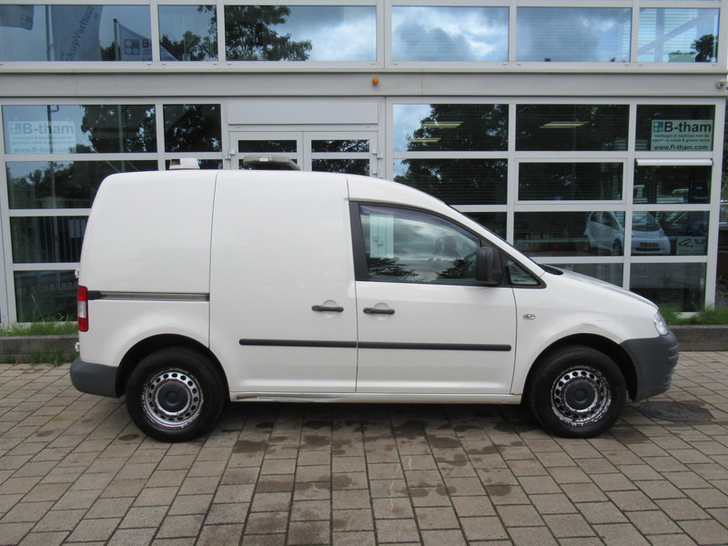 Volkswagen Caddy 2.0 SDI 51KW - Kis furgon: 2 kép. Volkswagen Caddy 2.0 SDI 51KW - Kis furgon: 2 kép.