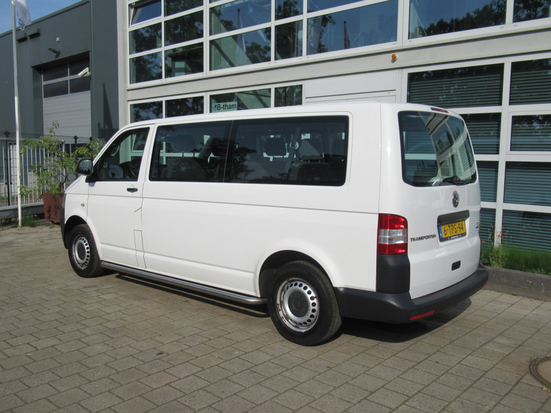 Volkswagen Transporter Kombi T5 2.0 TDI 62KW L2H1 Comf. 9-Personen - Minibusz, Kisbusz: 2 kép. Volkswagen Transporter Kombi T5 2.0 TDI 62KW L2H1 Comf. 9-Personen - Minibusz, Kisbusz: 2 kép.