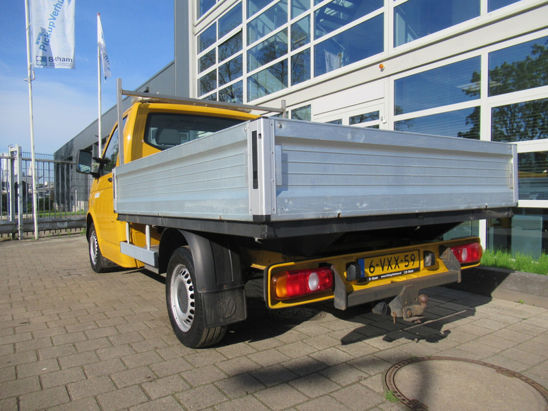 Volkswagen Transporter T5 TDI 103KW 140 L1H1 Automaat 7 DSG Open laadbak - Platós kisteherautó: 4 kép. Volkswagen Transporter T5 TDI 103KW 140 L1H1 Automaat 7 DSG Open laadbak - Platós kisteherautó: 4 kép.
