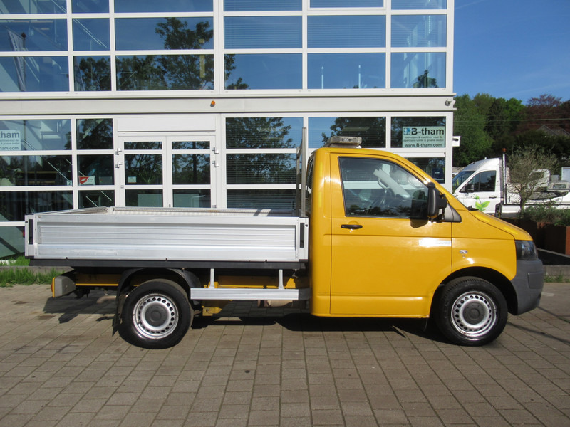 Volkswagen Transporter T5 TDI 103KW 140 L1H1 Automaat 7 DSG Open laadbak - Platós kisteherautó: 3 kép. Volkswagen Transporter T5 TDI 103KW 140 L1H1 Automaat 7 DSG Open laadbak - Platós kisteherautó: 3 kép.