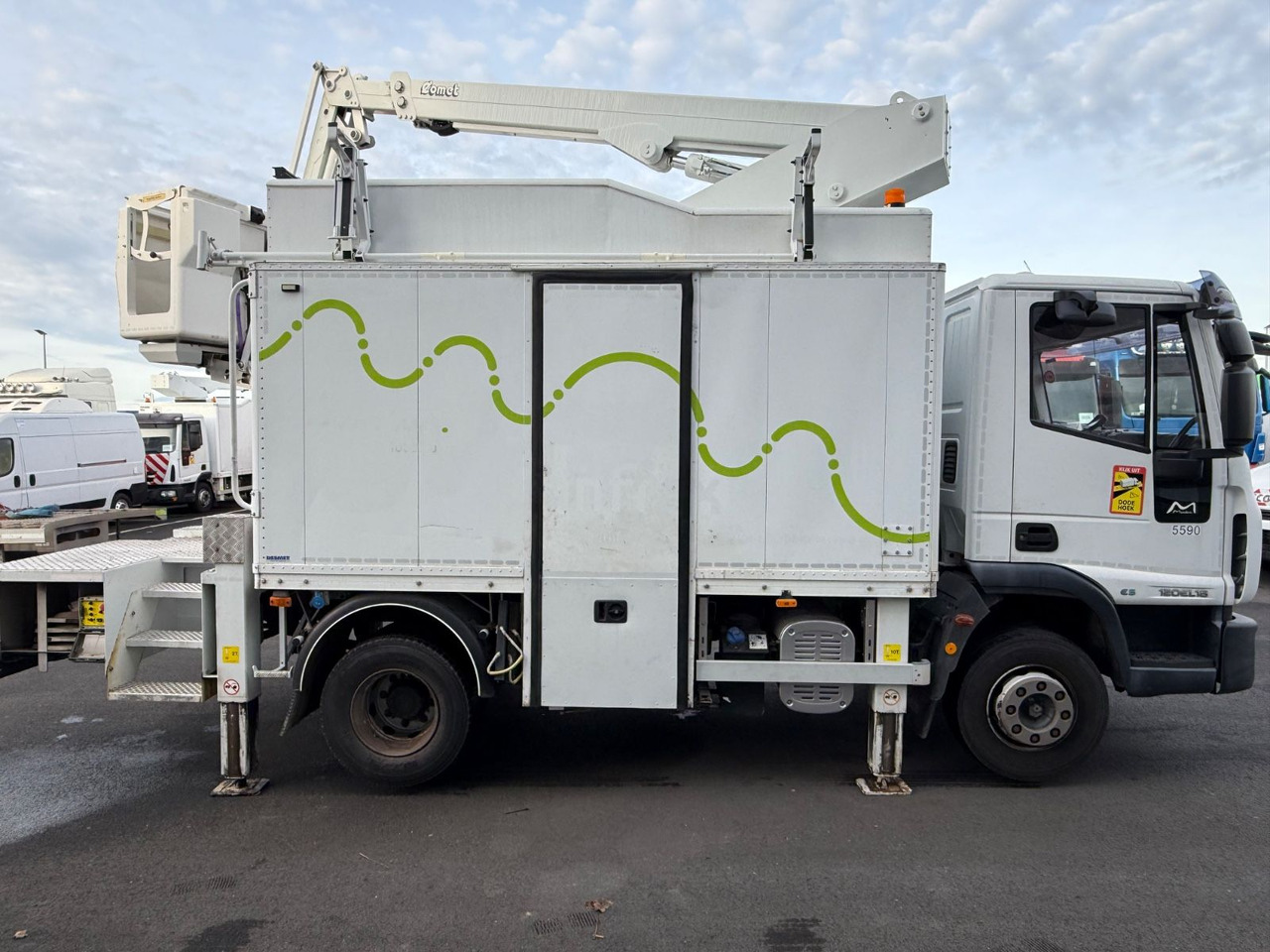 Iveco Eurocargo 120E18 E5/15m/Comet 151TAL - Emelőkosaras teherautó: 3 kép. Iveco Eurocargo 120E18 E5/15m/Comet 151TAL - Emelőkosaras teherautó: 3 kép.