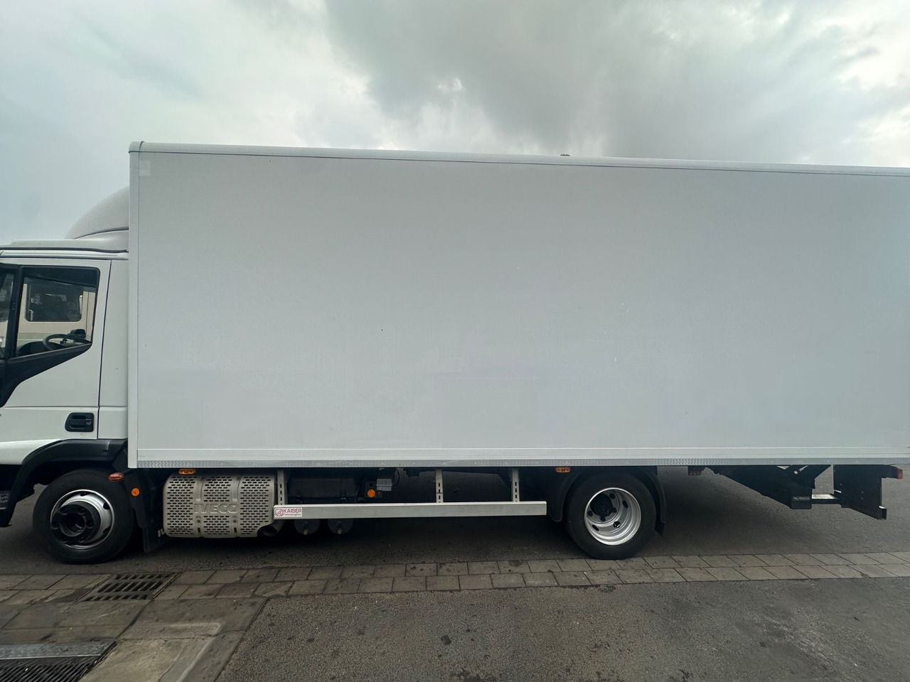 Iveco Eurocargo 75E210/Koffer/LBW 1000Kg/Automatik/ - Dobozos kisteherautó: 4 kép. Iveco Eurocargo 75E210/Koffer/LBW 1000Kg/Automatik/ - Dobozos kisteherautó: 4 kép.