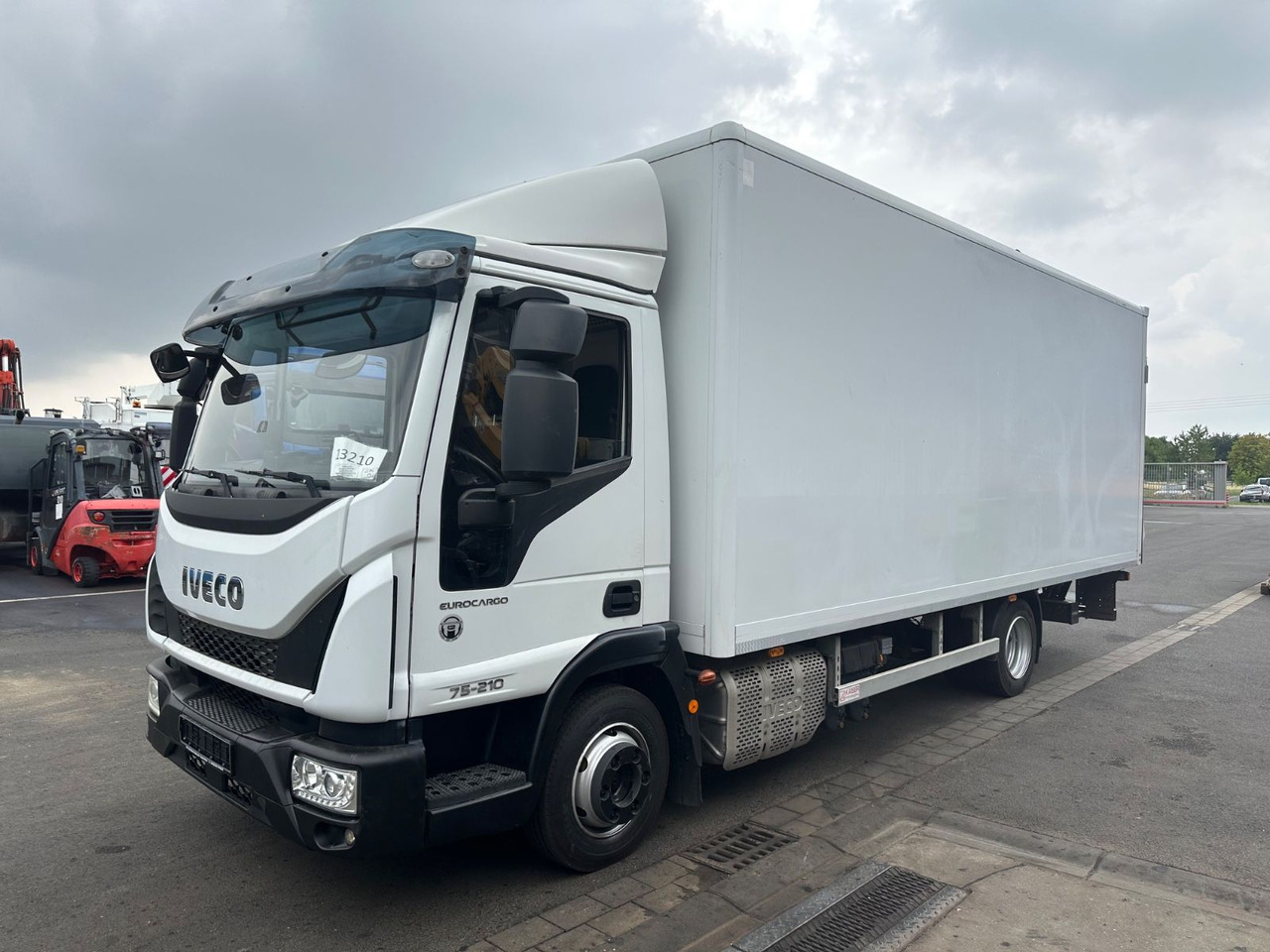 Iveco Eurocargo 75E210/Koffer/LBW 1000Kg/Automatik/ - Dobozos kisteherautó: 1 kép. Iveco Eurocargo 75E210/Koffer/LBW 1000Kg/Automatik/ - Dobozos kisteherautó: 1 kép.