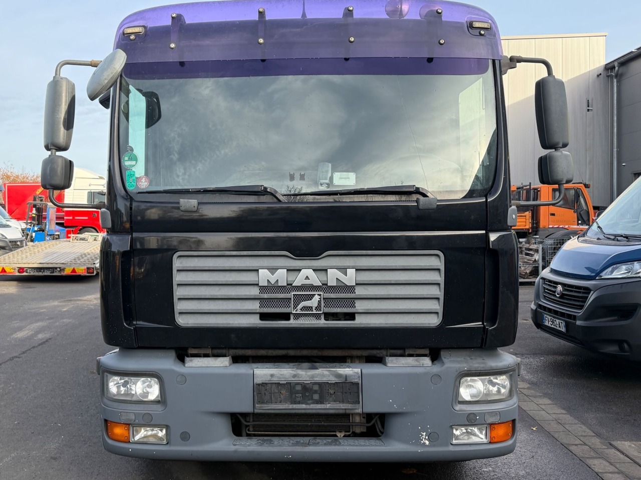 MAN TGL 8.210BL Moetefindt Doppelstock, Klima, Winde - Autószállító teherautó: 4 kép. MAN TGL 8.210BL Moetefindt Doppelstock, Klima, Winde - Autószállító teherautó: 4 kép.