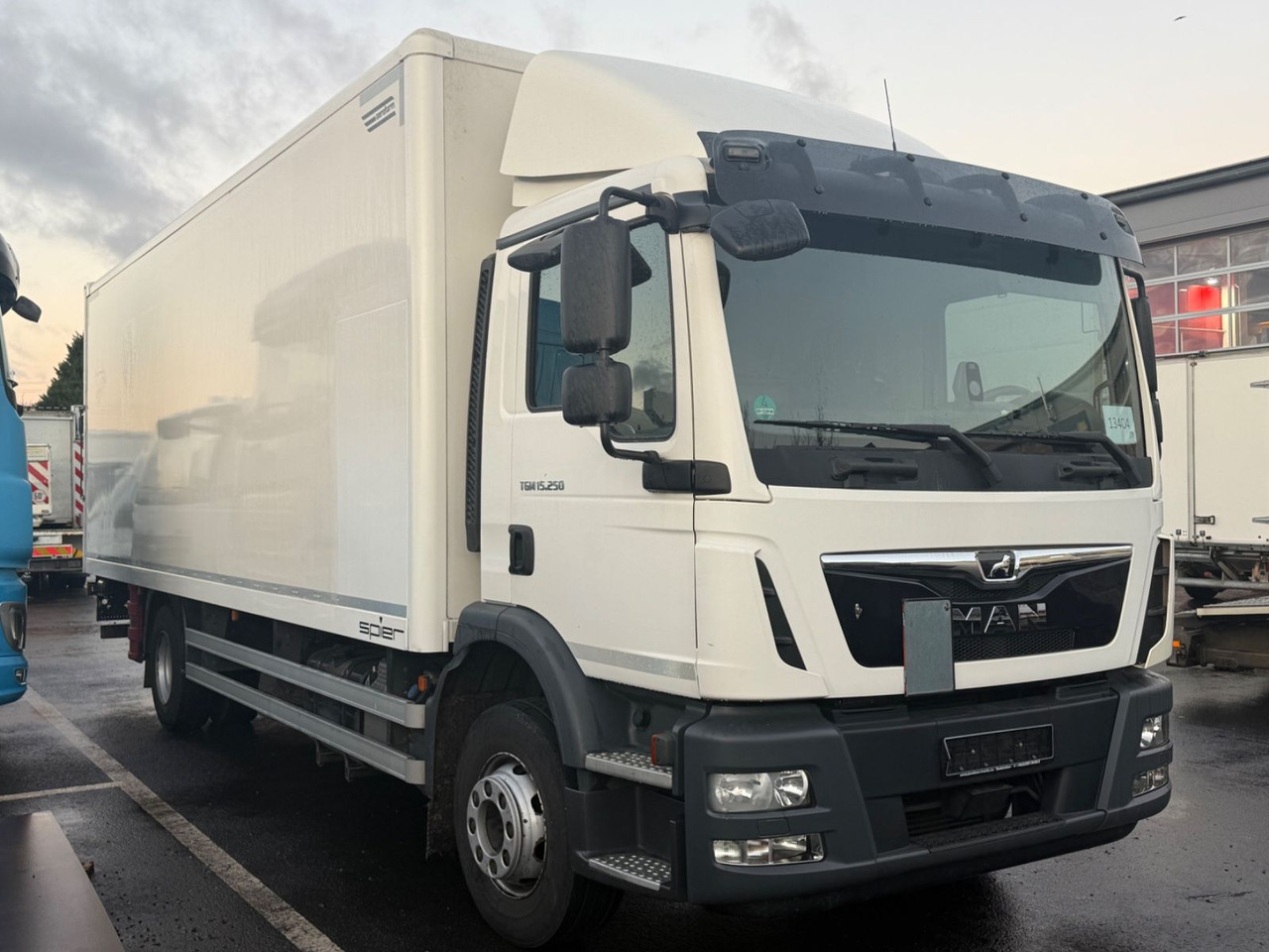 MAN TGM 15.250 Autom., Klima, Palfinger MBB, TOP - Dobozos felépítményű teherautó: 3 kép. MAN TGM 15.250 Autom., Klima, Palfinger MBB, TOP - Dobozos felépítményű teherautó: 3 kép.