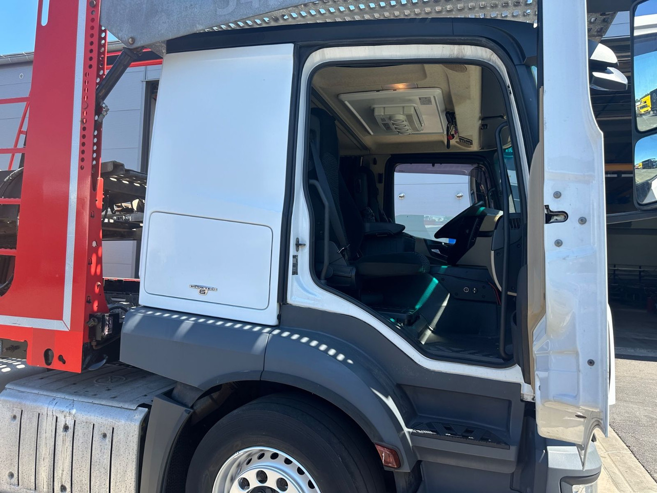 Mercedes-Benz Actros 1843 Eurolohr Lohr VDI 2700 - Autószállító teherautó: 4 kép. Mercedes-Benz Actros 1843 Eurolohr Lohr VDI 2700 - Autószállító teherautó: 4 kép.