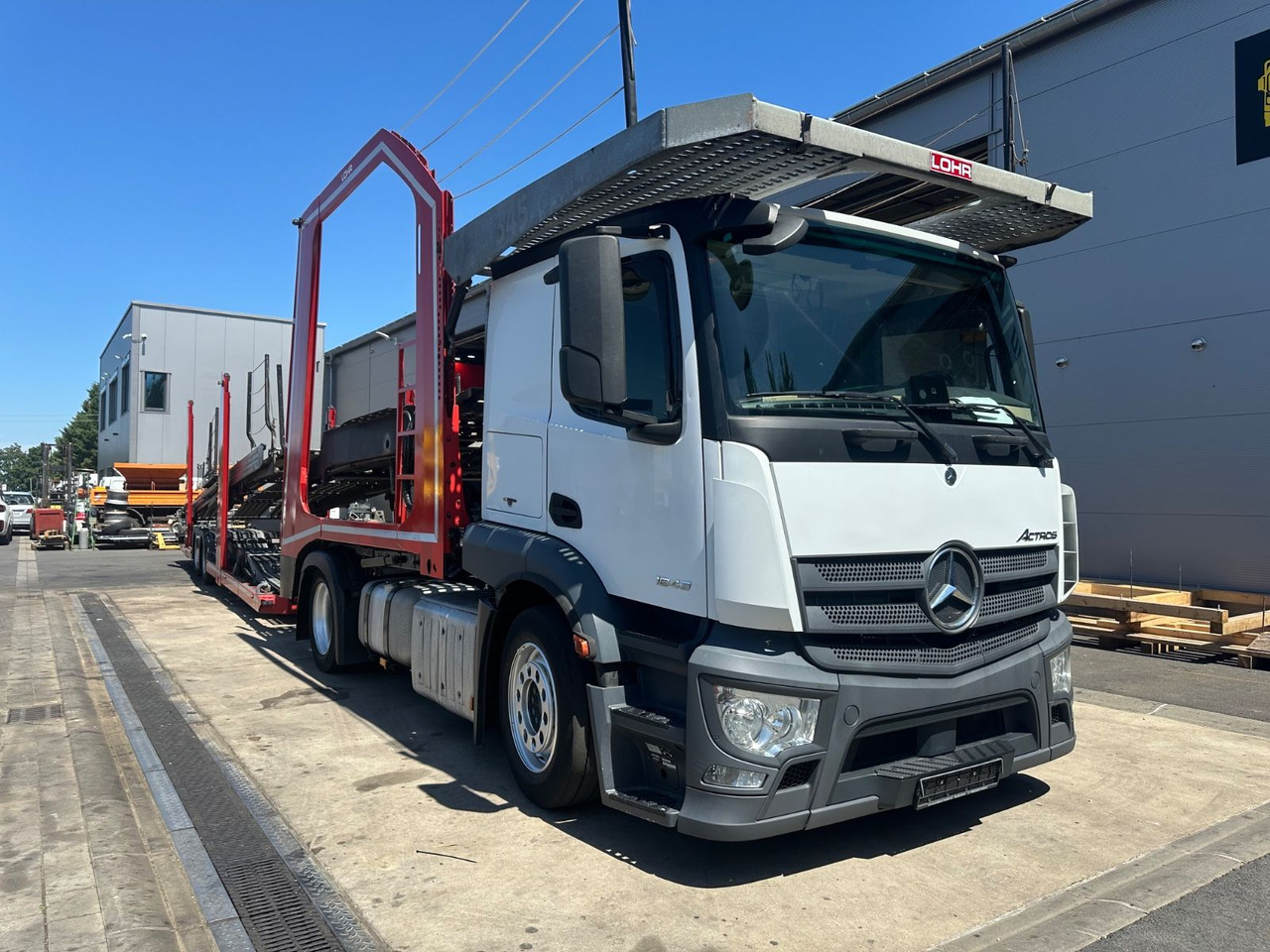 Mercedes-Benz Actros 1843 Eurolohr Lohr VDI 2700 - Autószállító teherautó: 5 kép. Mercedes-Benz Actros 1843 Eurolohr Lohr VDI 2700 - Autószállító teherautó: 5 kép.
