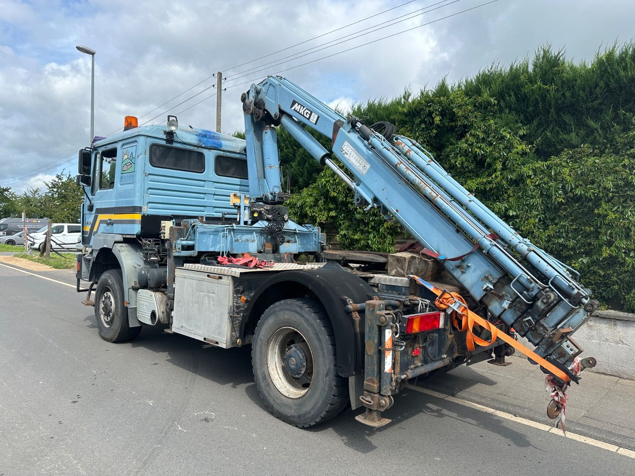 MAN F2000/19.464/4x4/defect crane/AHK - Nyergesvontató: 5 kép. MAN F2000/19.464/4x4/defect crane/AHK - Nyergesvontató: 5 kép.