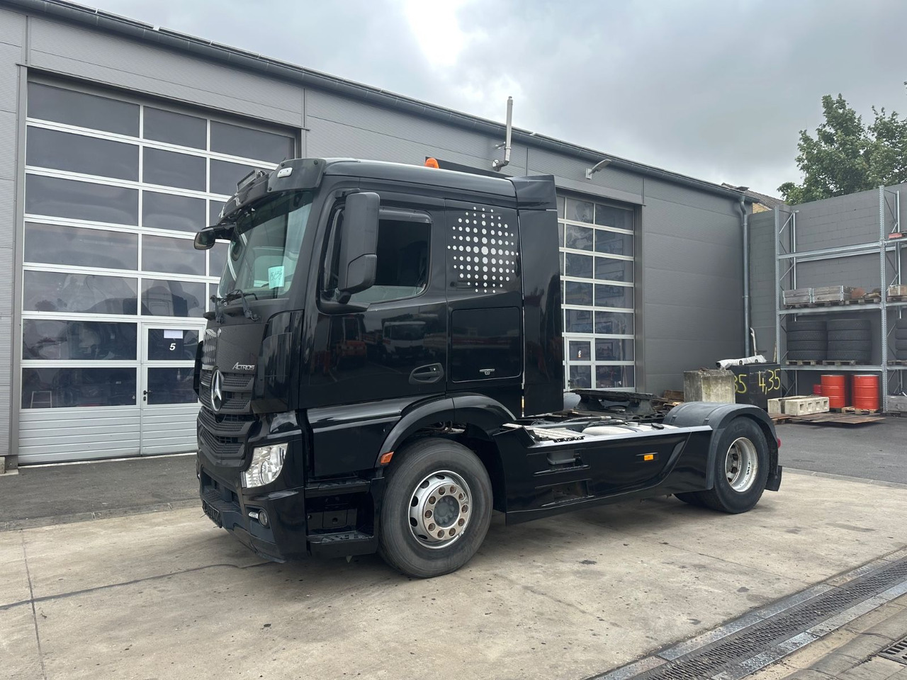 Mercedes-Benz Actros 4 1846/ Retarder/ Kipphydraulik/Top - Nyergesvontató: 1 kép. Mercedes-Benz Actros 4 1846/ Retarder/ Kipphydraulik/Top - Nyergesvontató: 1 kép.