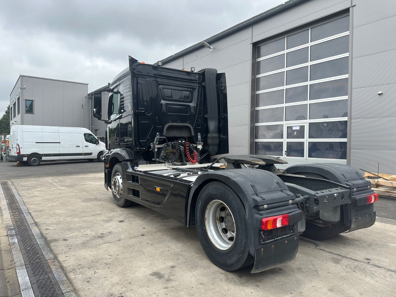 Mercedes-Benz Actros 4 1846/ Retarder/ Kipphydraulik/Top - Nyergesvontató: 3 kép. Mercedes-Benz Actros 4 1846/ Retarder/ Kipphydraulik/Top - Nyergesvontató: 3 kép.